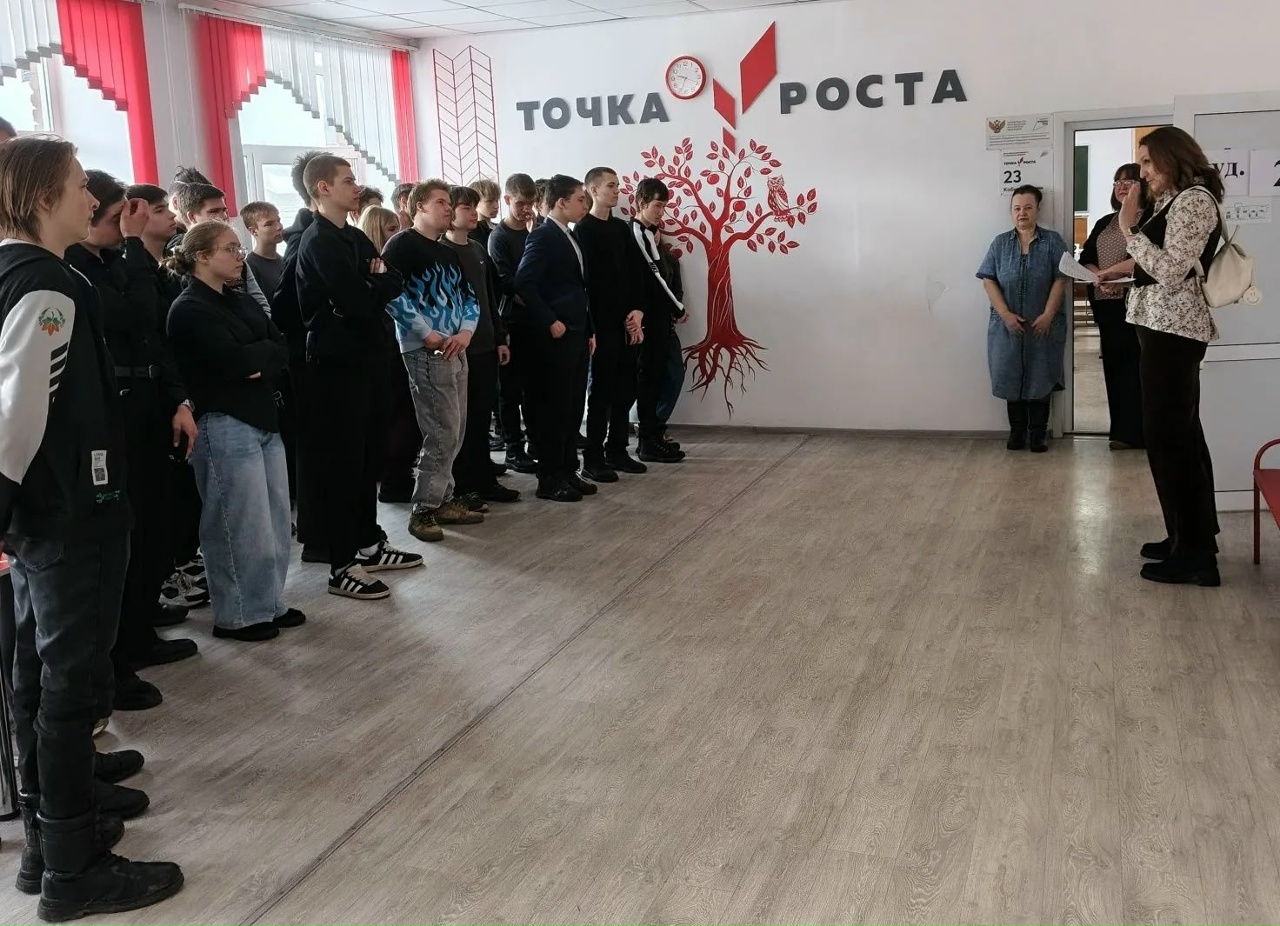 Сегодня на базе Алтайской школы N1 прошла районная олимпиада по математике для учащихся 11 класса..